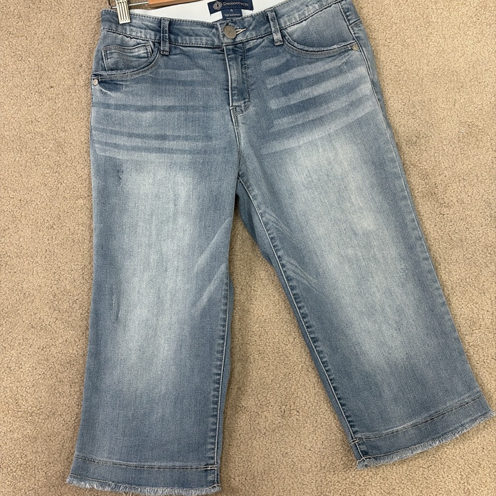 Democracy Capri jeans, size 4